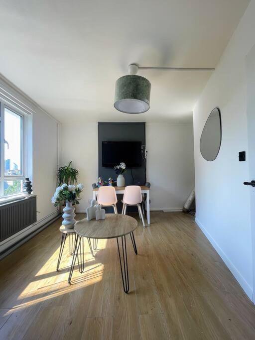 Stylish 2 Bedroom Flat In Angel Central Location London Exterior photo