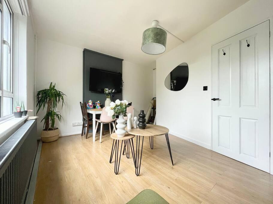 Stylish 2 Bedroom Flat In Angel Central Location London Exterior photo